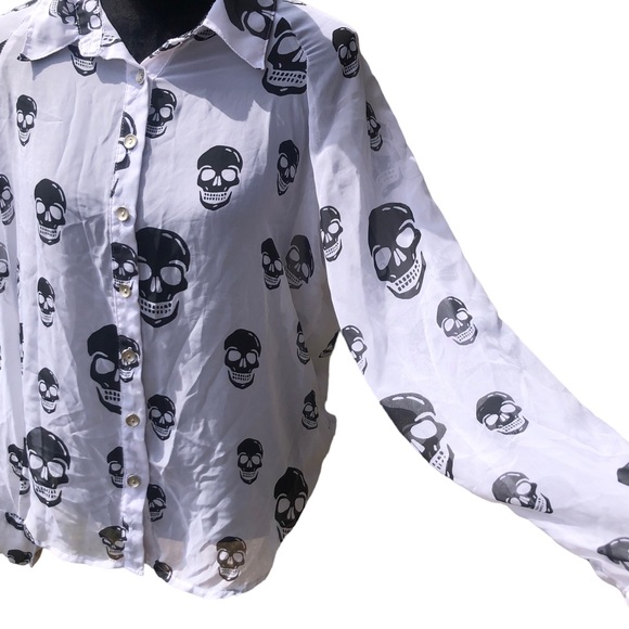 Dots White Button Down with Black Skulls size Large - Picture 7 of 10